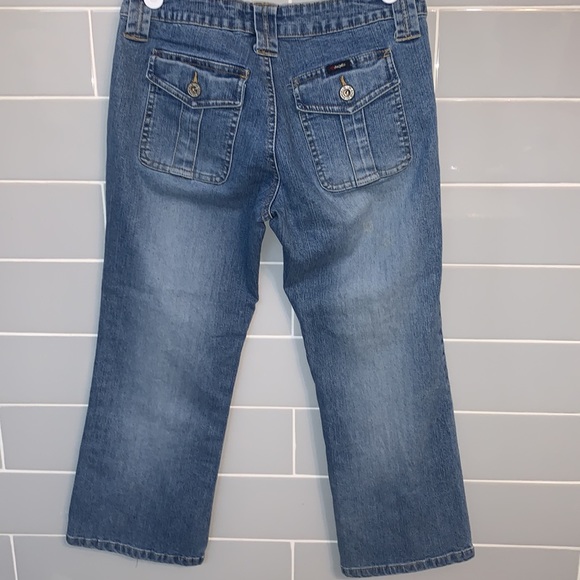 Low Rise Angels Capri Jeans - Picture 11 of 16